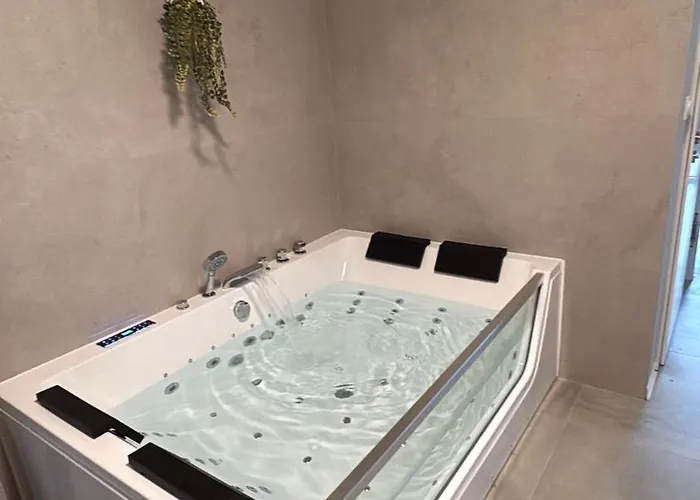 Maison Muguet 4 Spa-parking-colmar